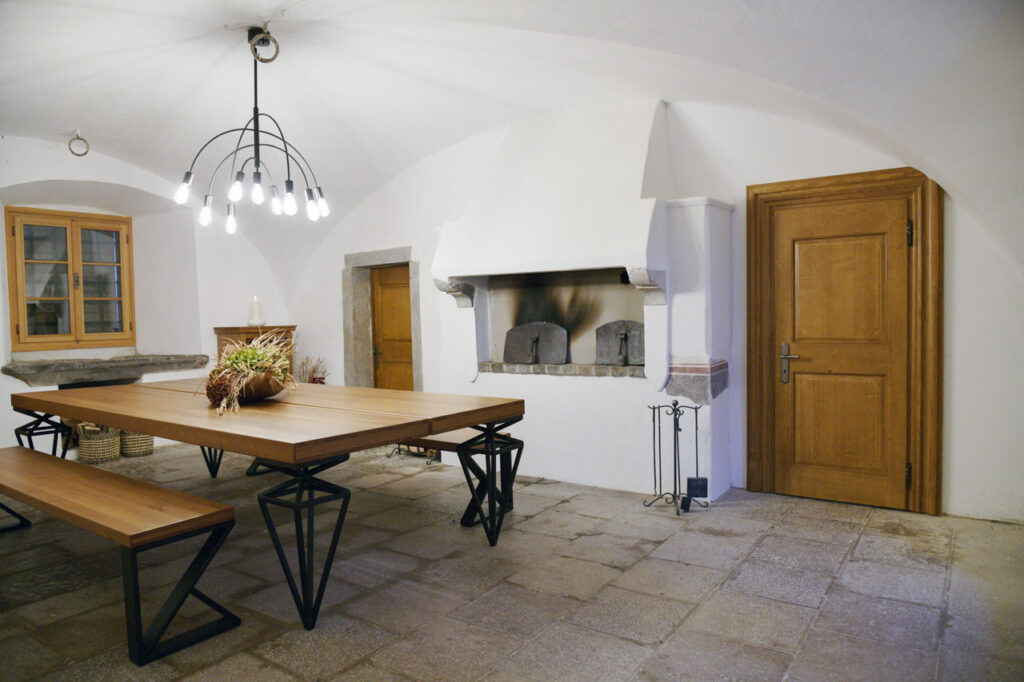 Obnova Gradu Prem, Notranjost