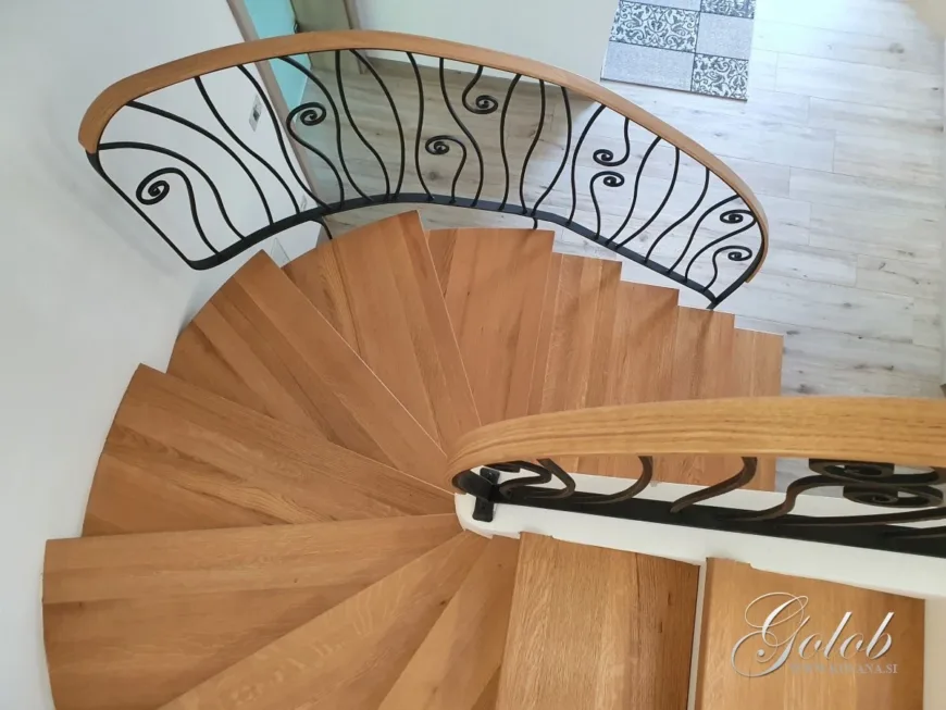 Lesena In Kovinska Notranja Ograja Golob