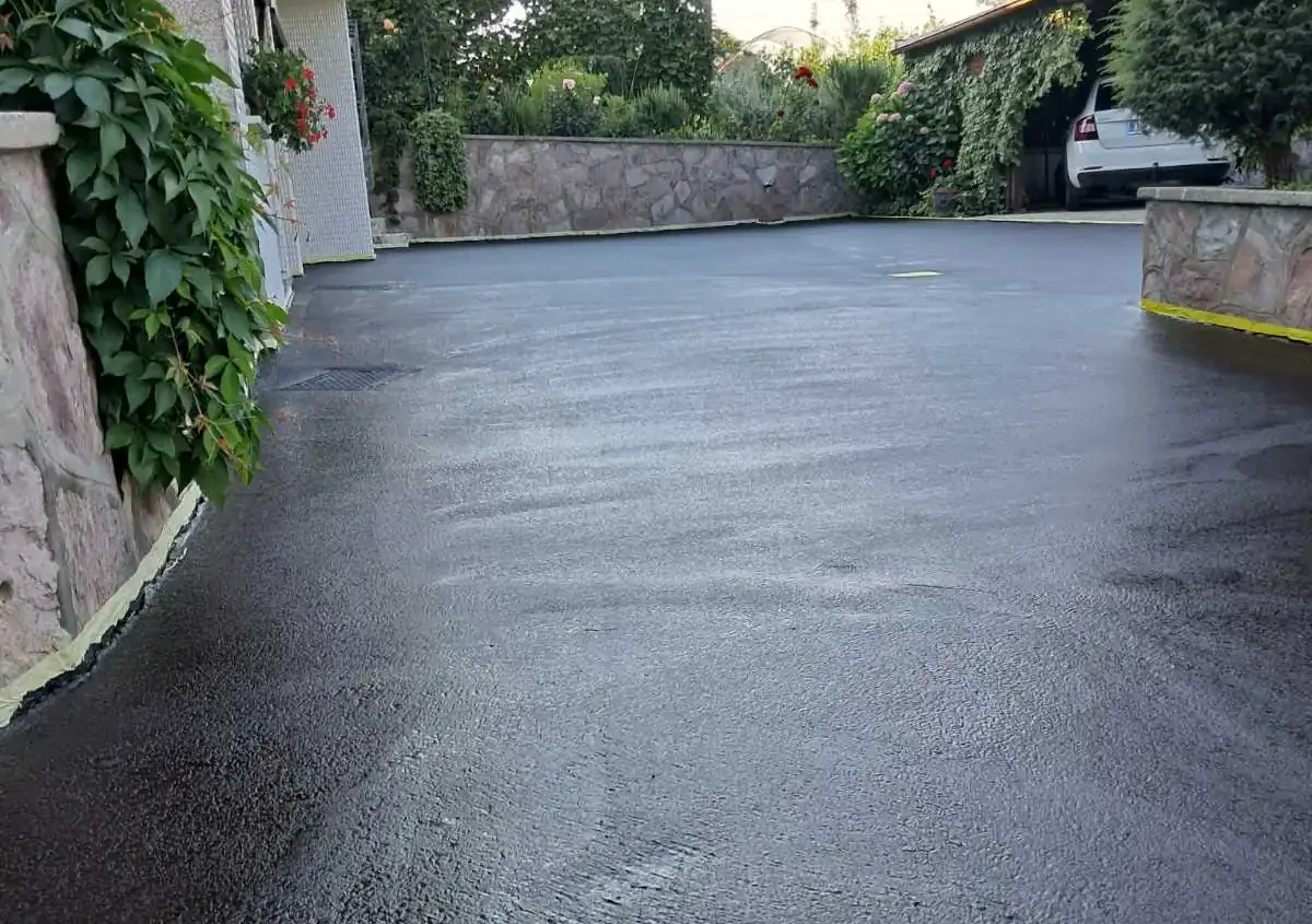 Stradalan Obnova Asfaltnih Povrsin Enostavno Prenova Dvorisca