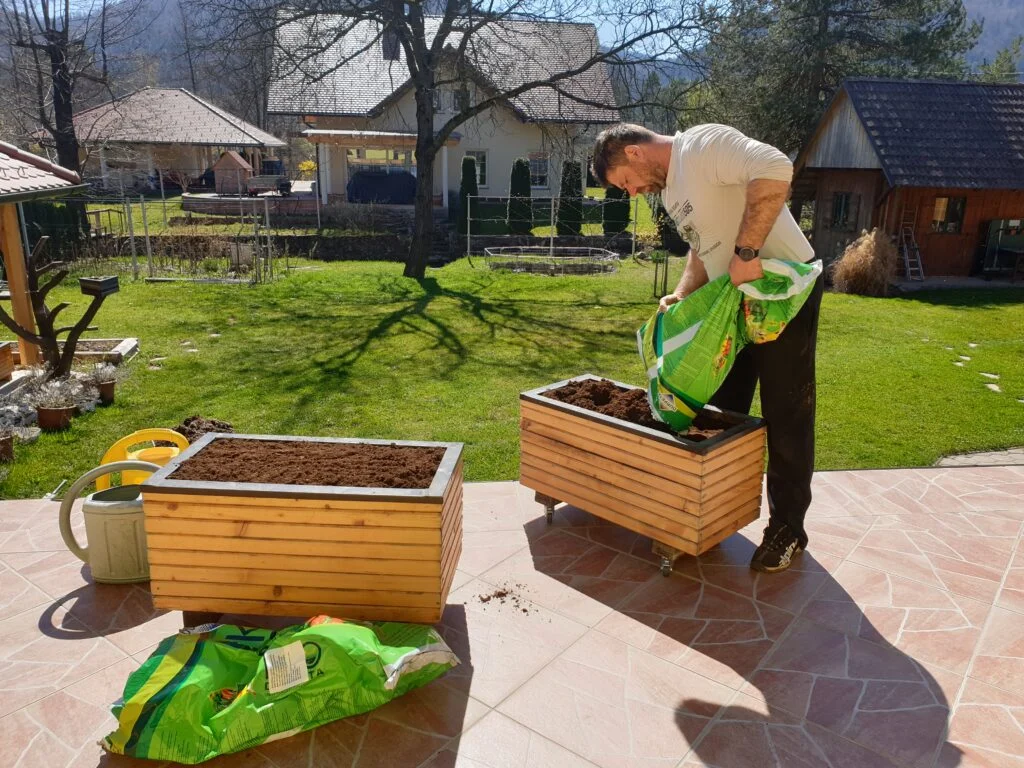 Priprava Visoke Grede Kako Pogosto Menjati Zemljo